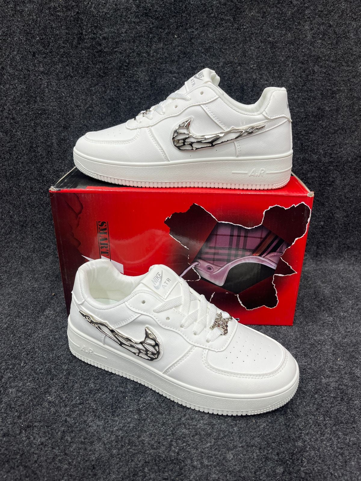 NIKE AIRFORCE ONE MOLTEN METAL SILVER 7A