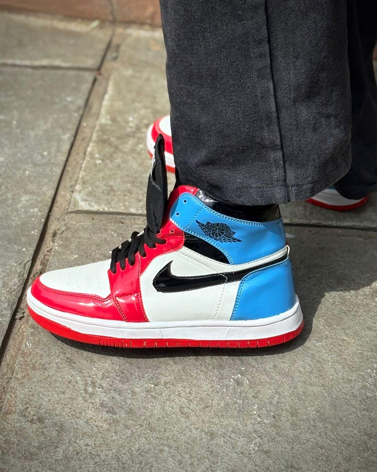 AIR JORDAN 1 RETRO HIGH OG RED AND WHITE BLAC BLUE