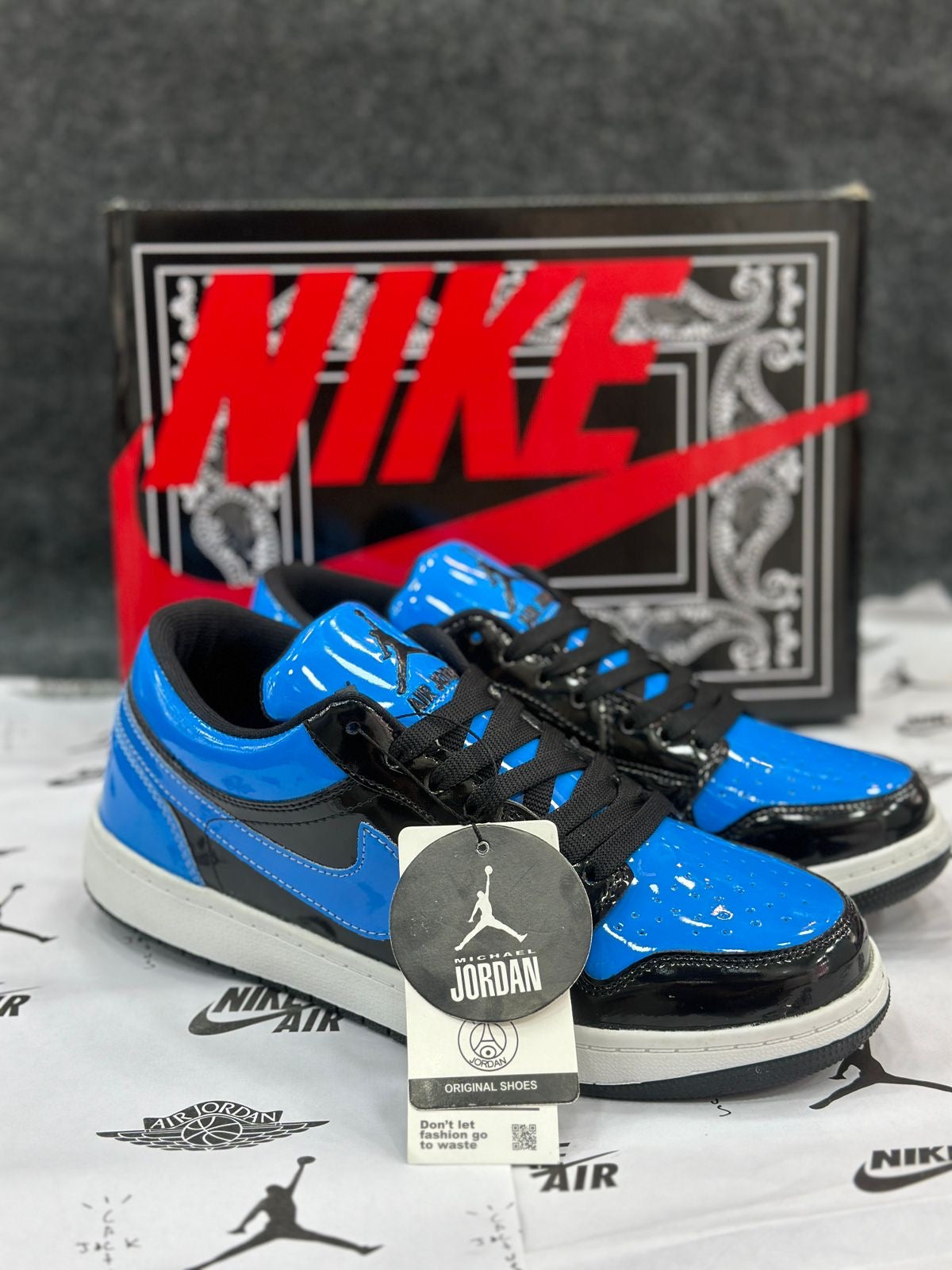 NIKE AIR JORDAN LOW
