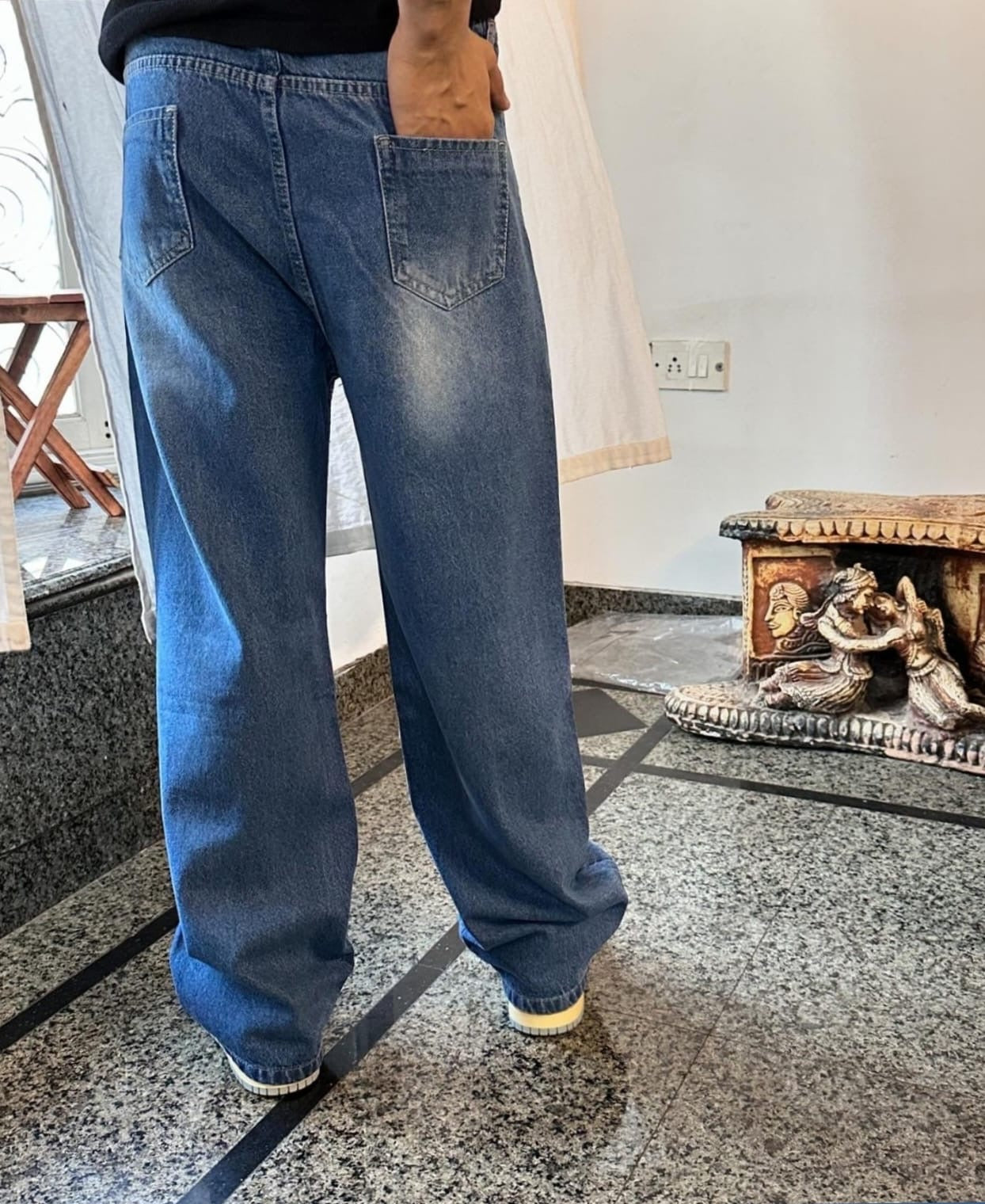 Now in Unisex knee torn Baggy
High Waist wishker wash double torn Wide Leg Denim