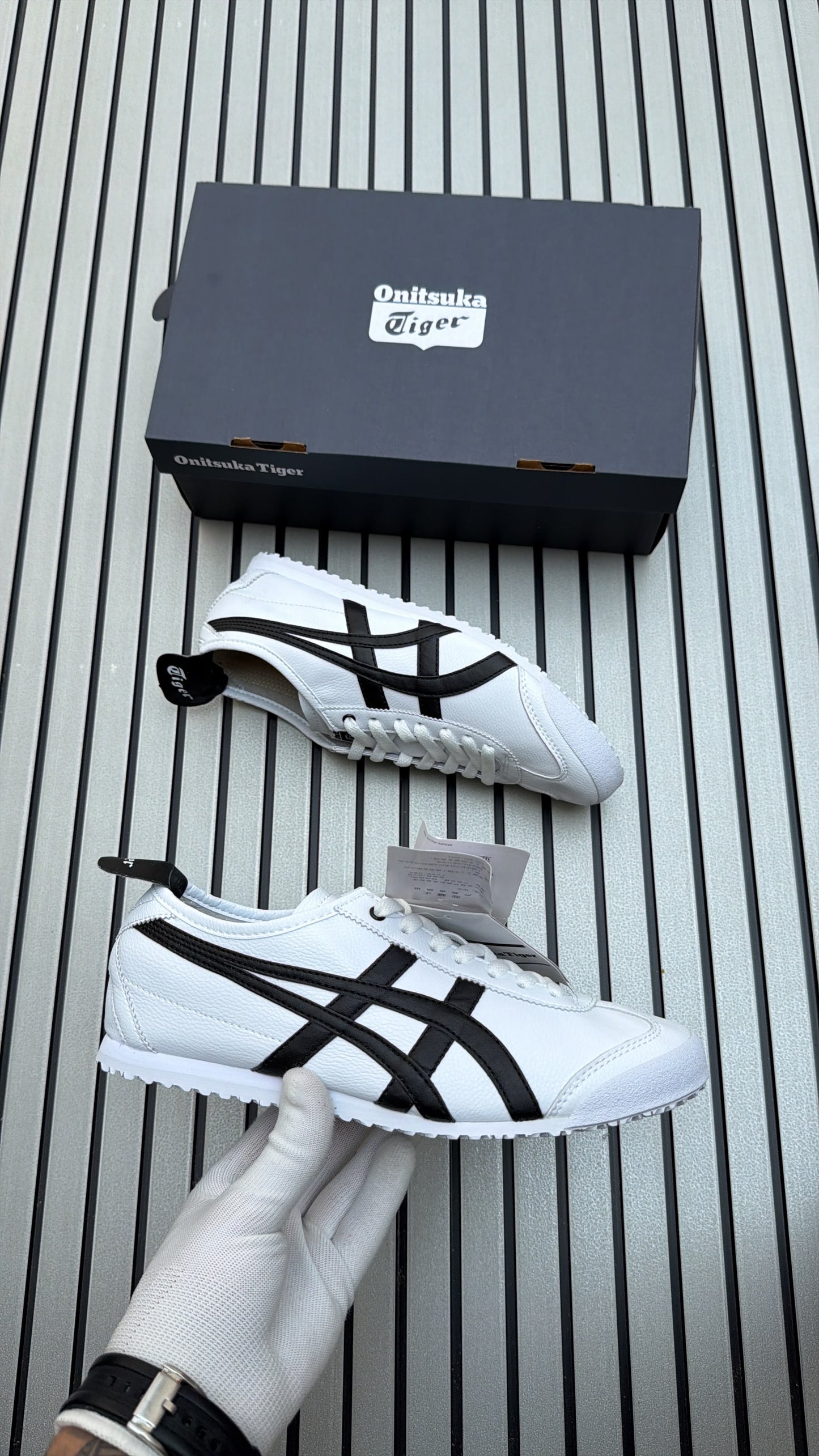 ONITSUKA TIGER