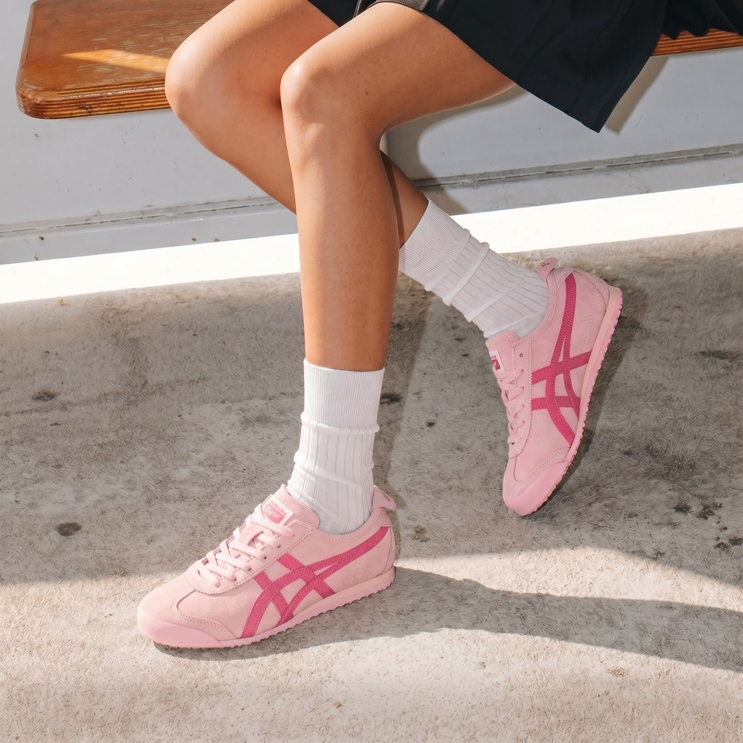 ONITSUKA TIGER PINK