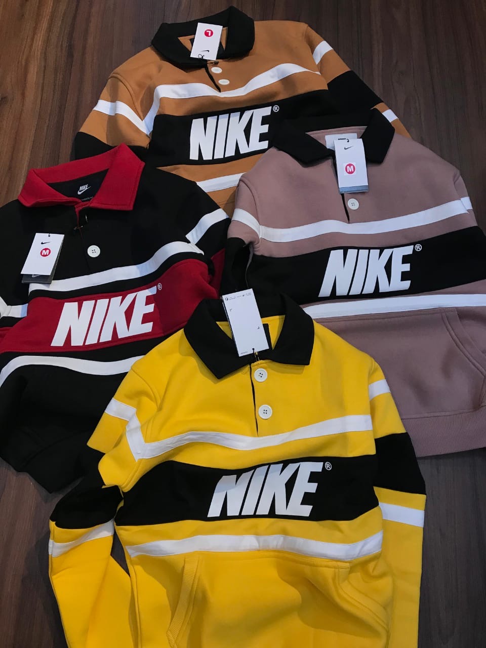 NIKE
PREMIUM SWEATSHIRT
