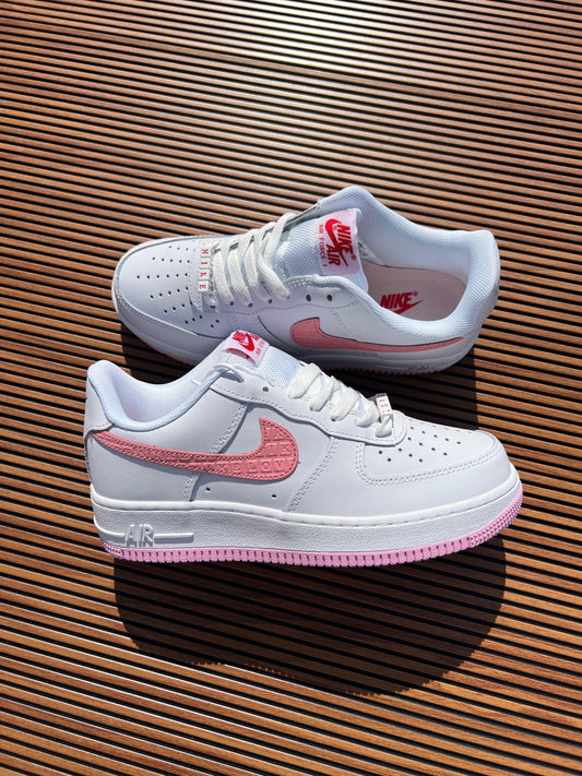 NIKE AIRFORCE ONE VALENTINE LOVE