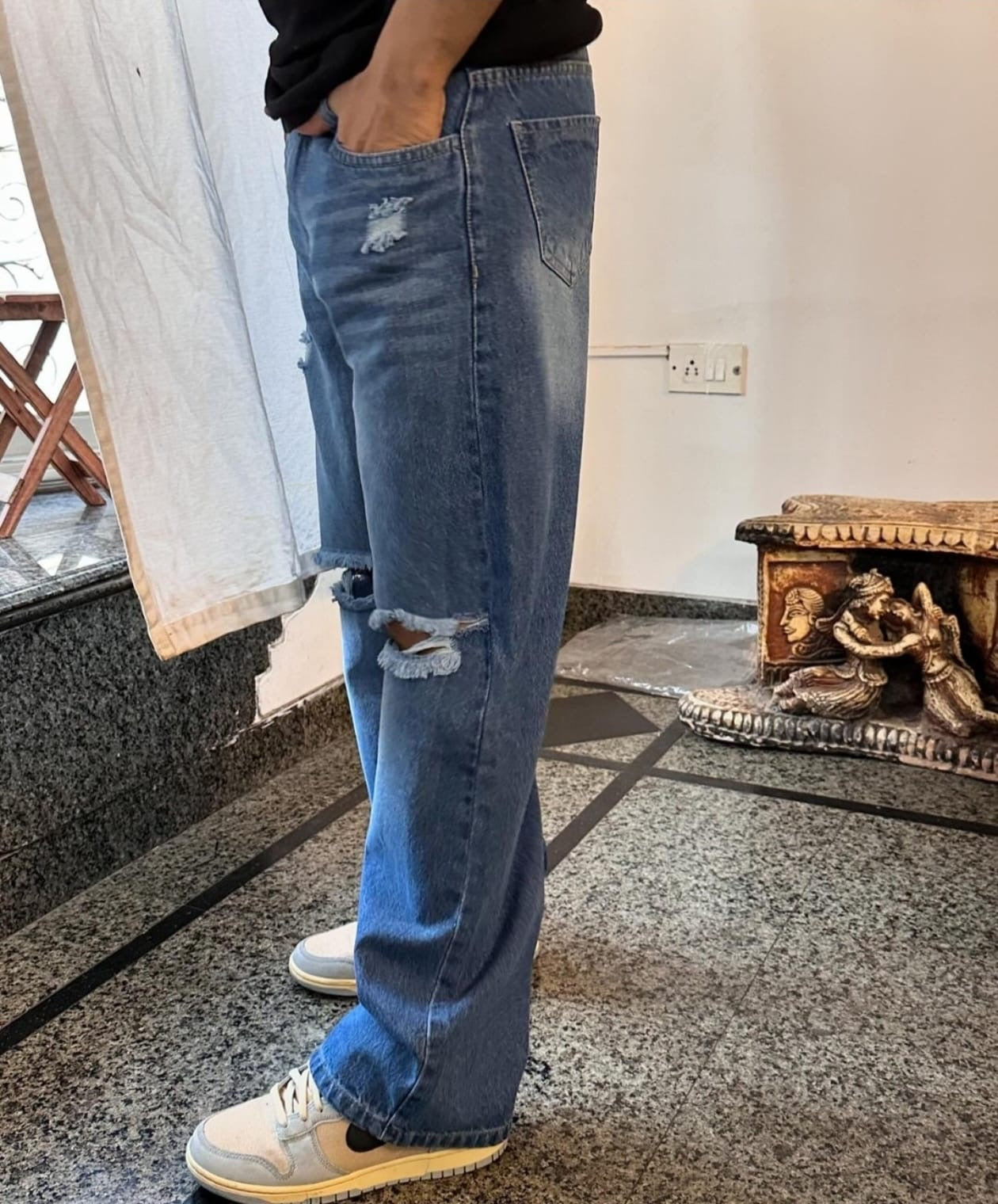 Now in Unisex knee torn Baggy
High Waist wishker wash double torn Wide Leg Denim