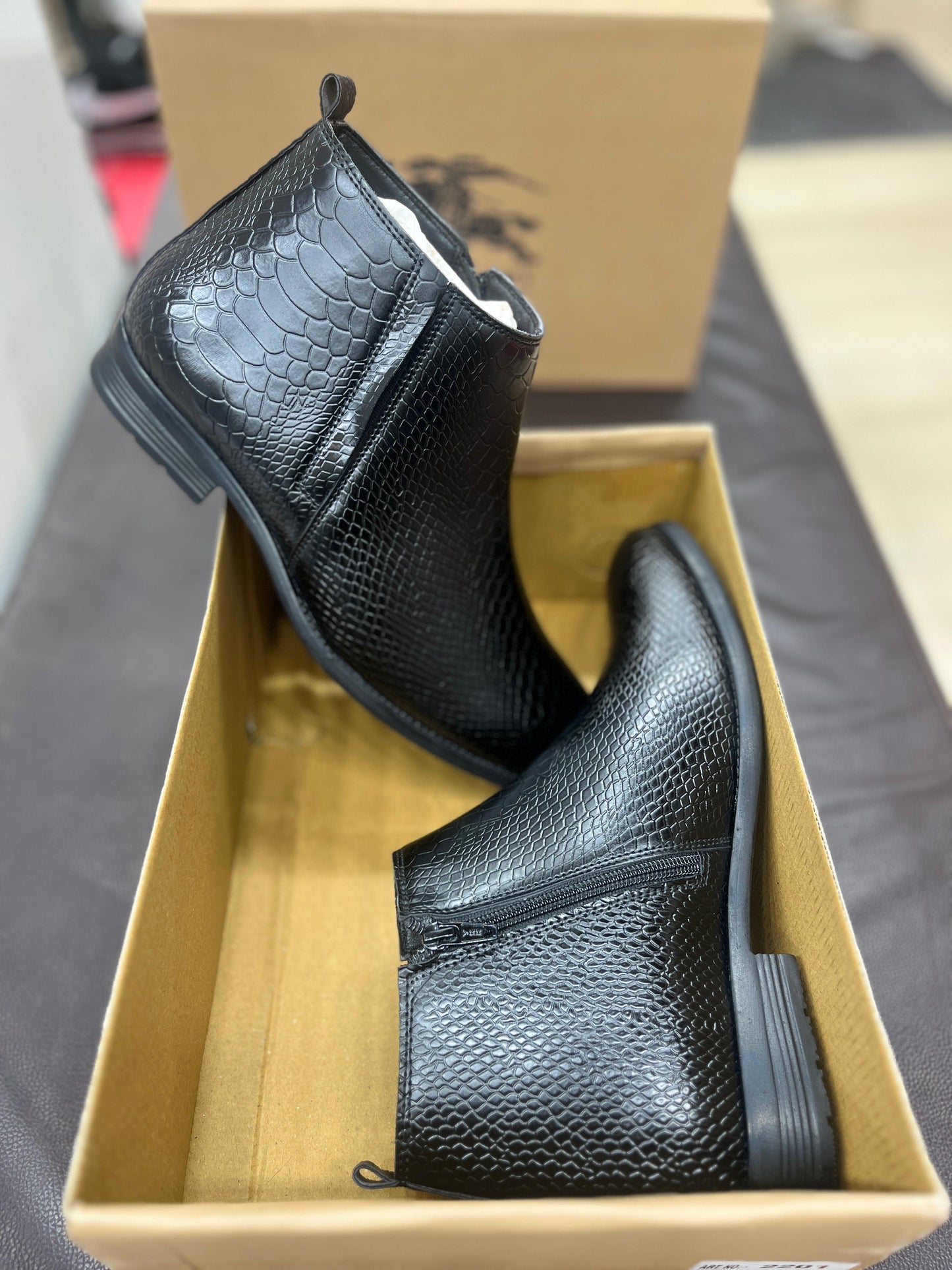 CHLSEA boots