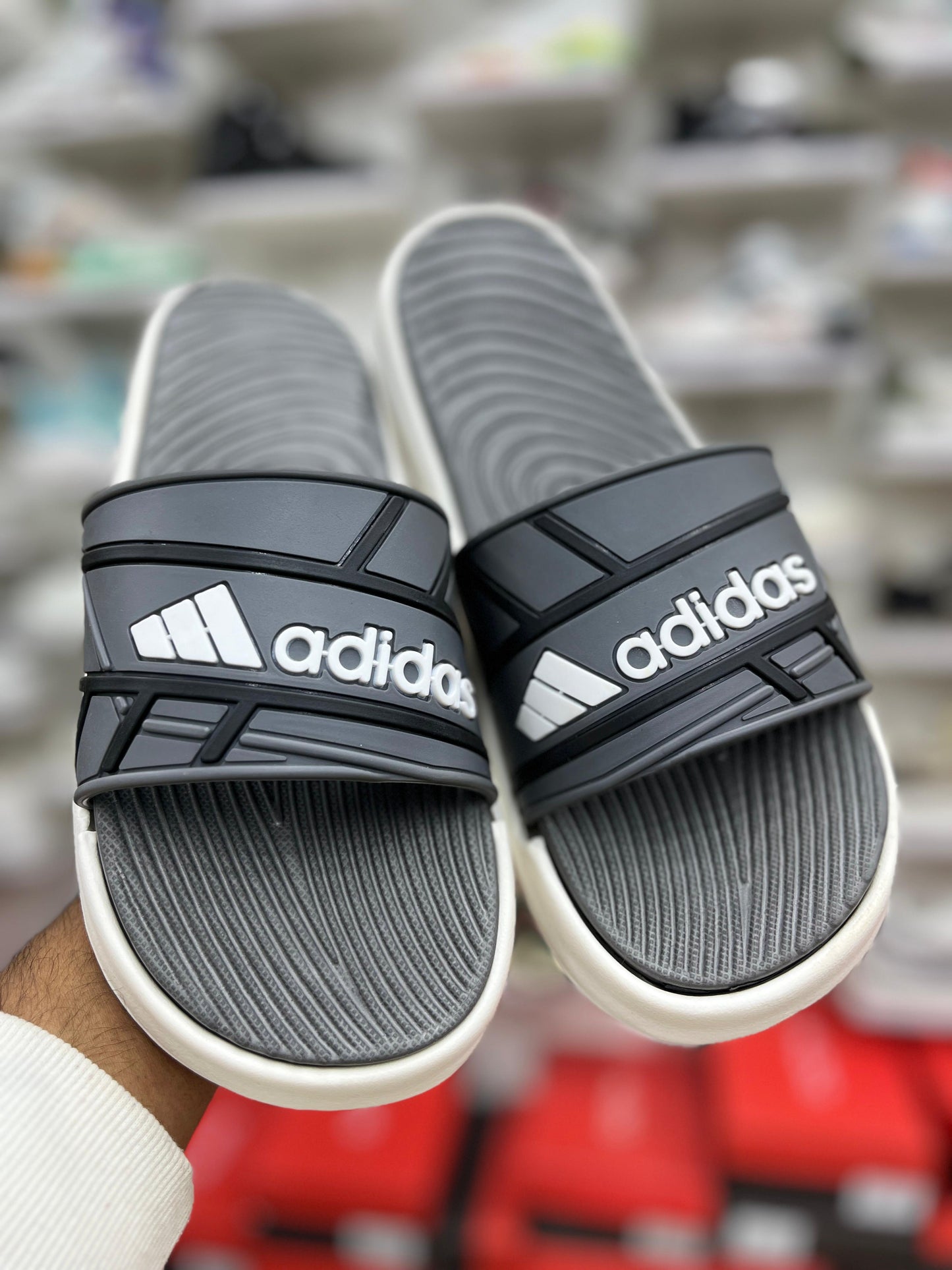Adidas slipper 7a