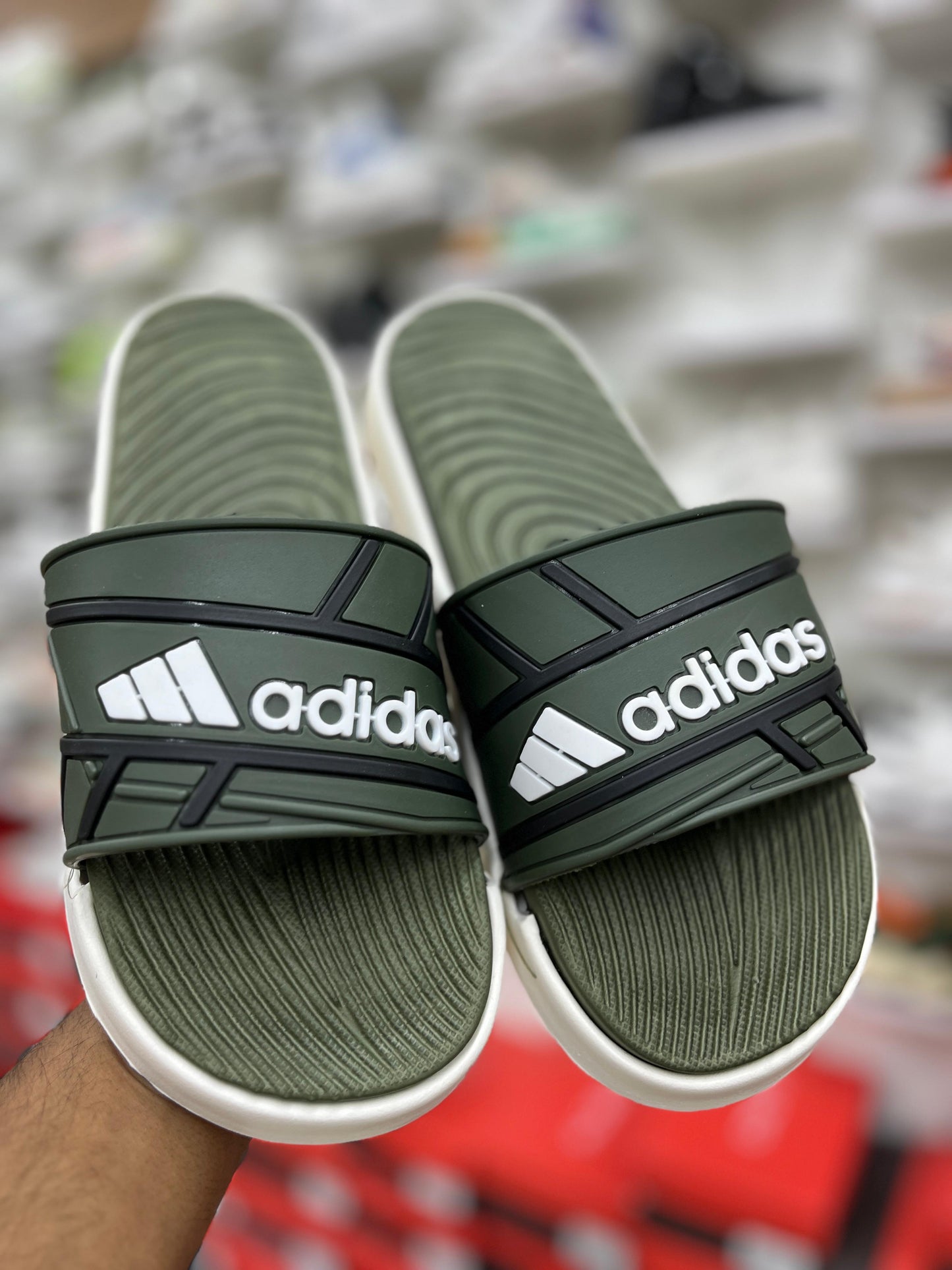 Adidas slipper 7a