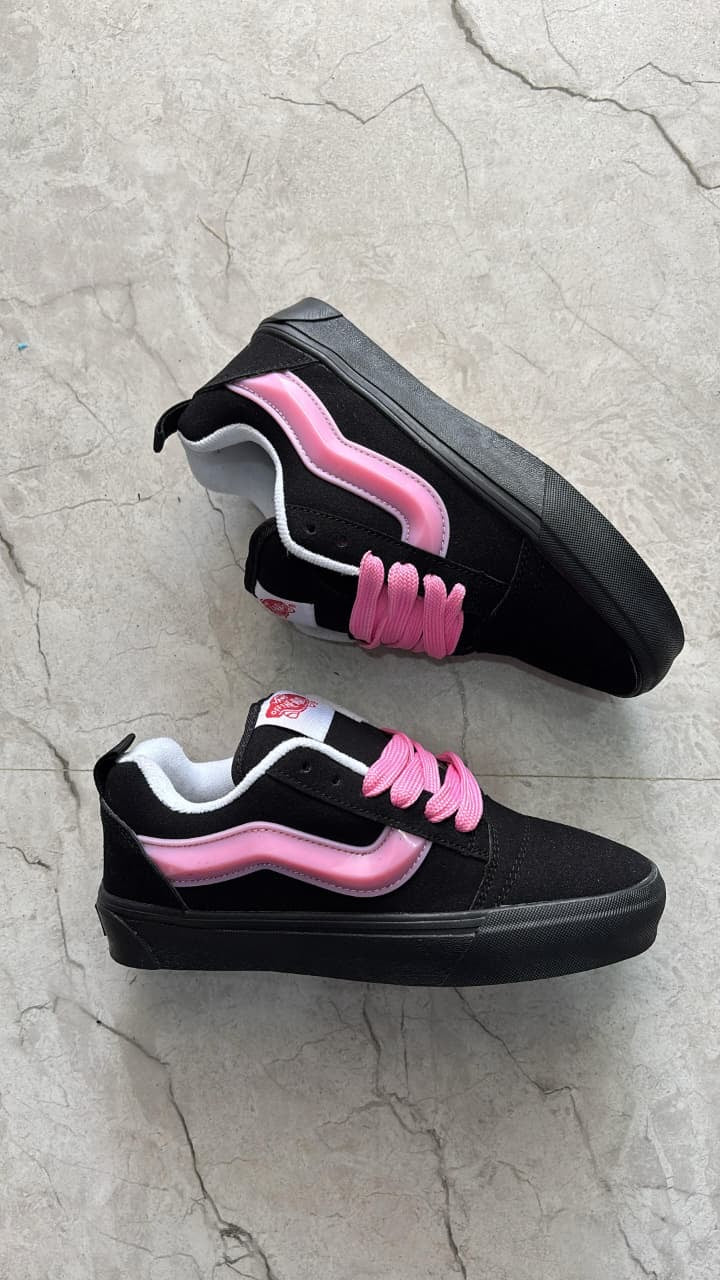 VANS OFF THE WALL