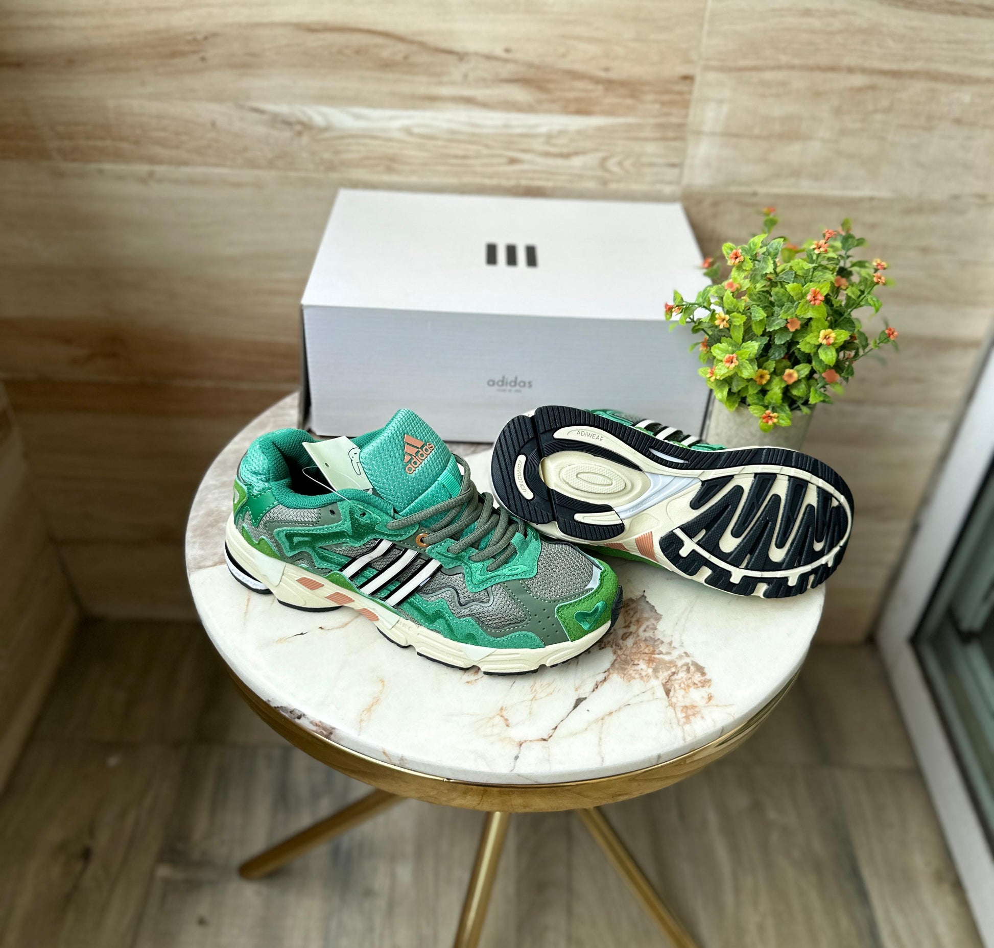 ADIDAS  BAD BUNNY RESPONSE CL GREEN
