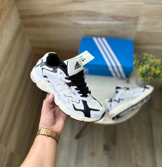 ADIDAS BAD BUNNY RESPONSE CL WHITE BLACK