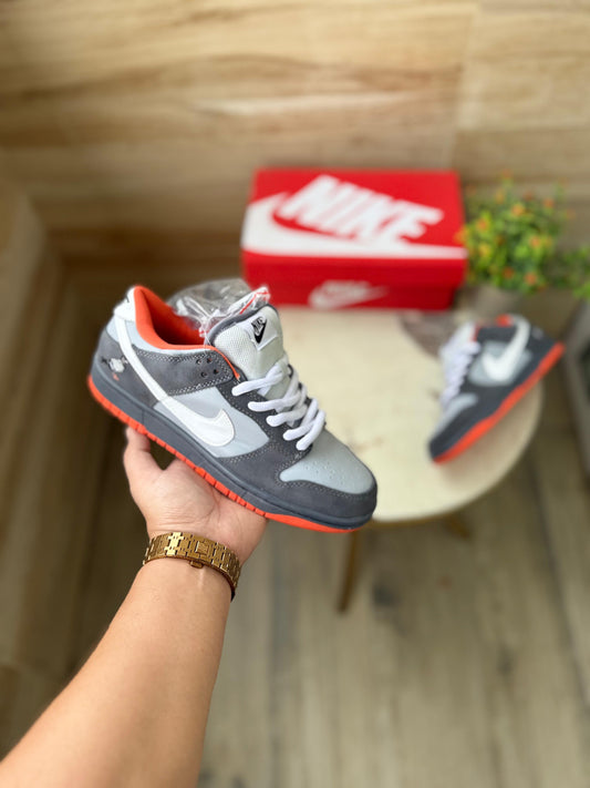 NIKE SB DUNK NYC PIGEON