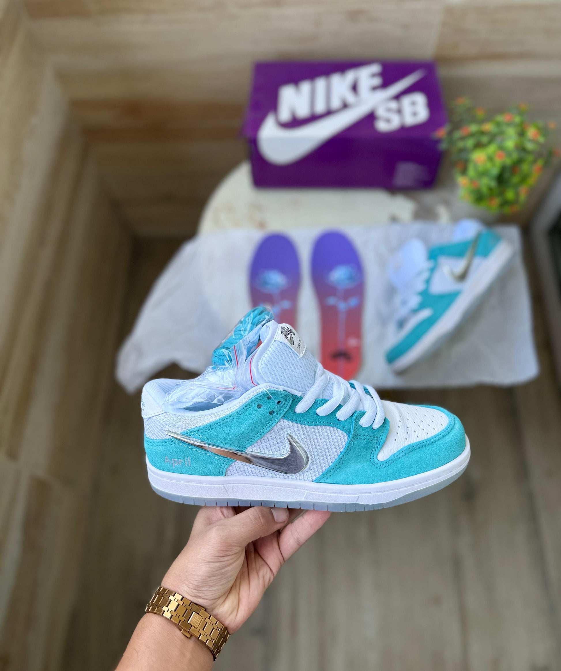 NIKE SB DUNK APRIL