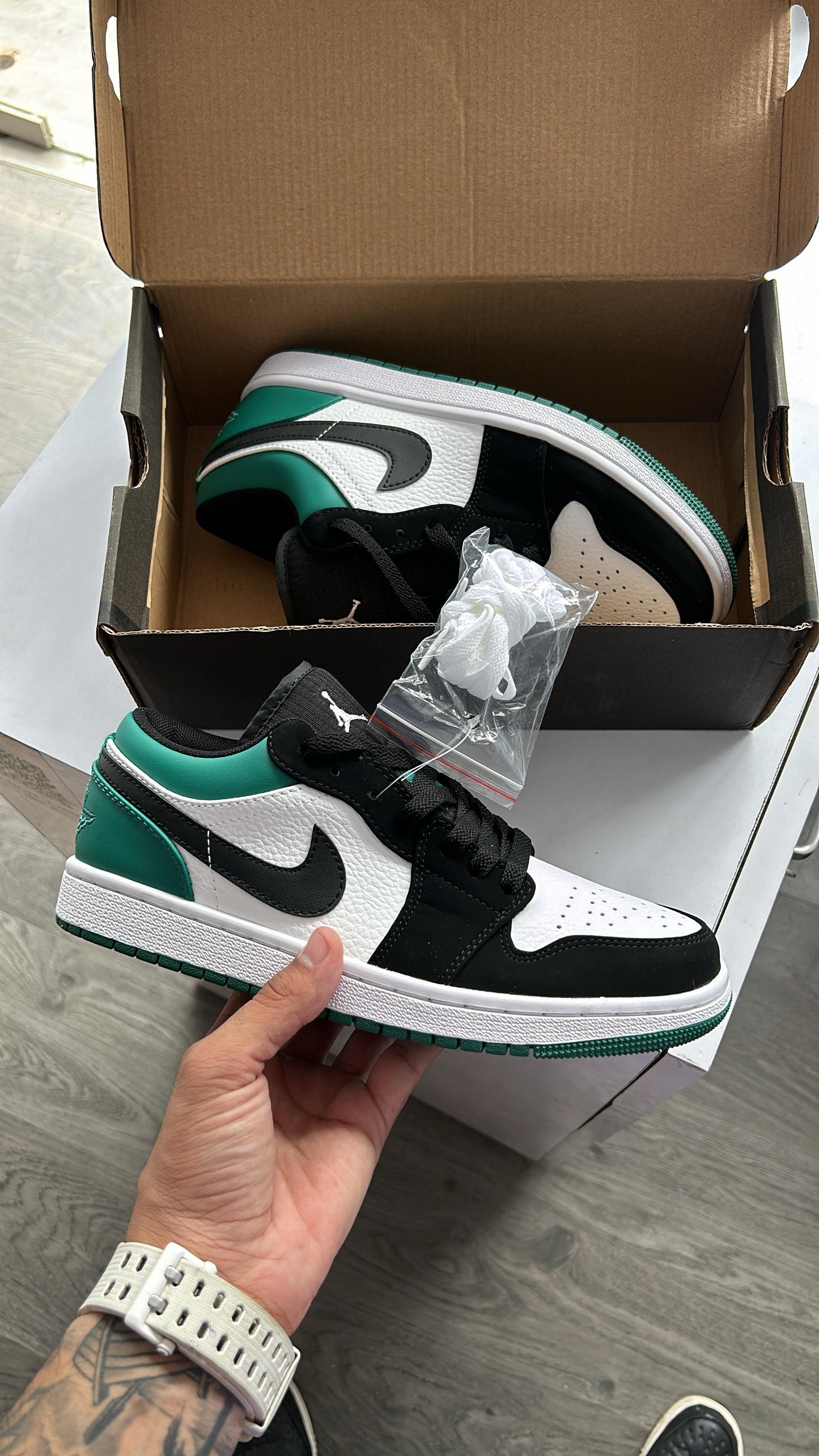 AIR JORDAN 1 LOW