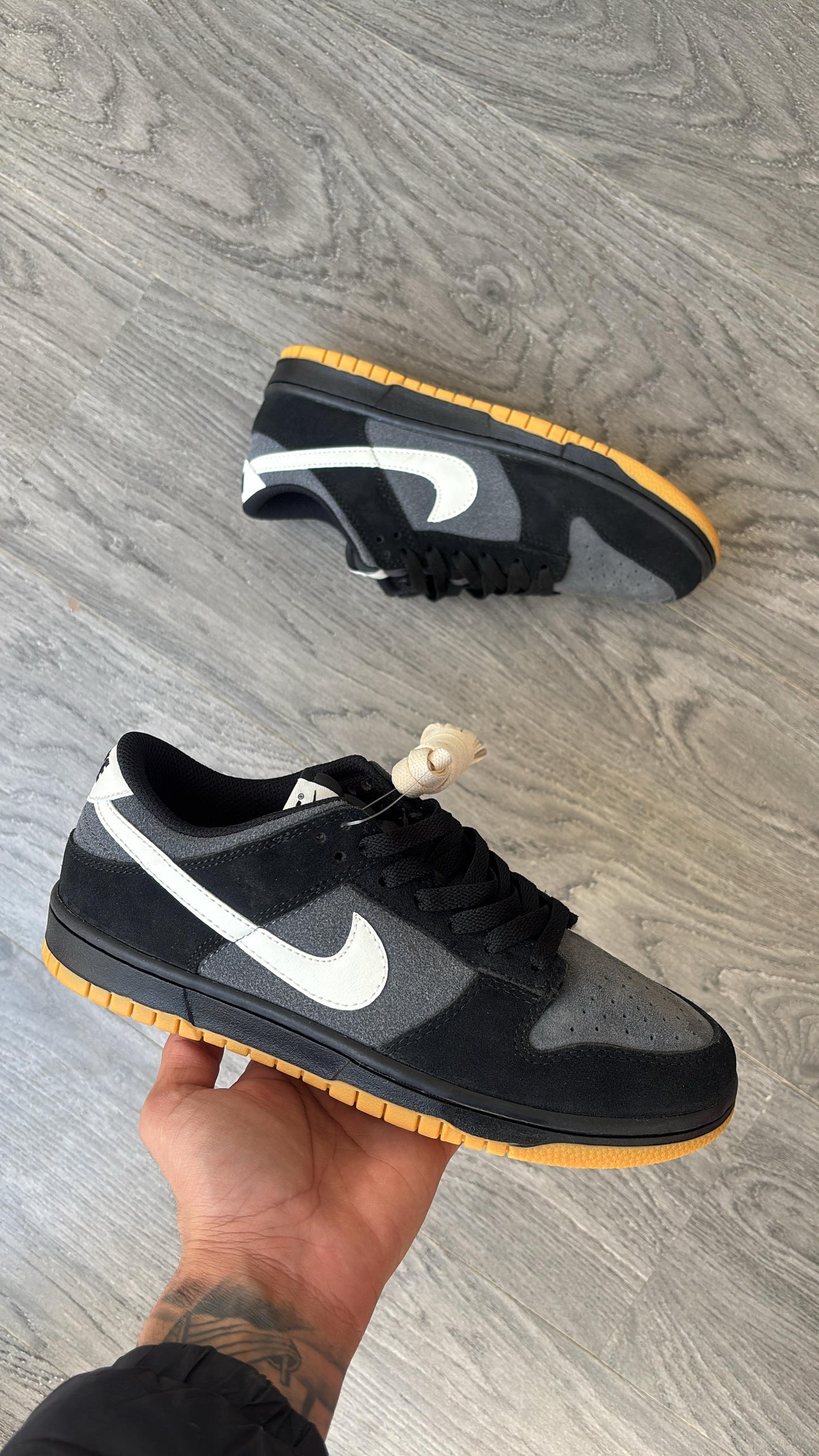 NIKE SB DUNK BLACK / GREY