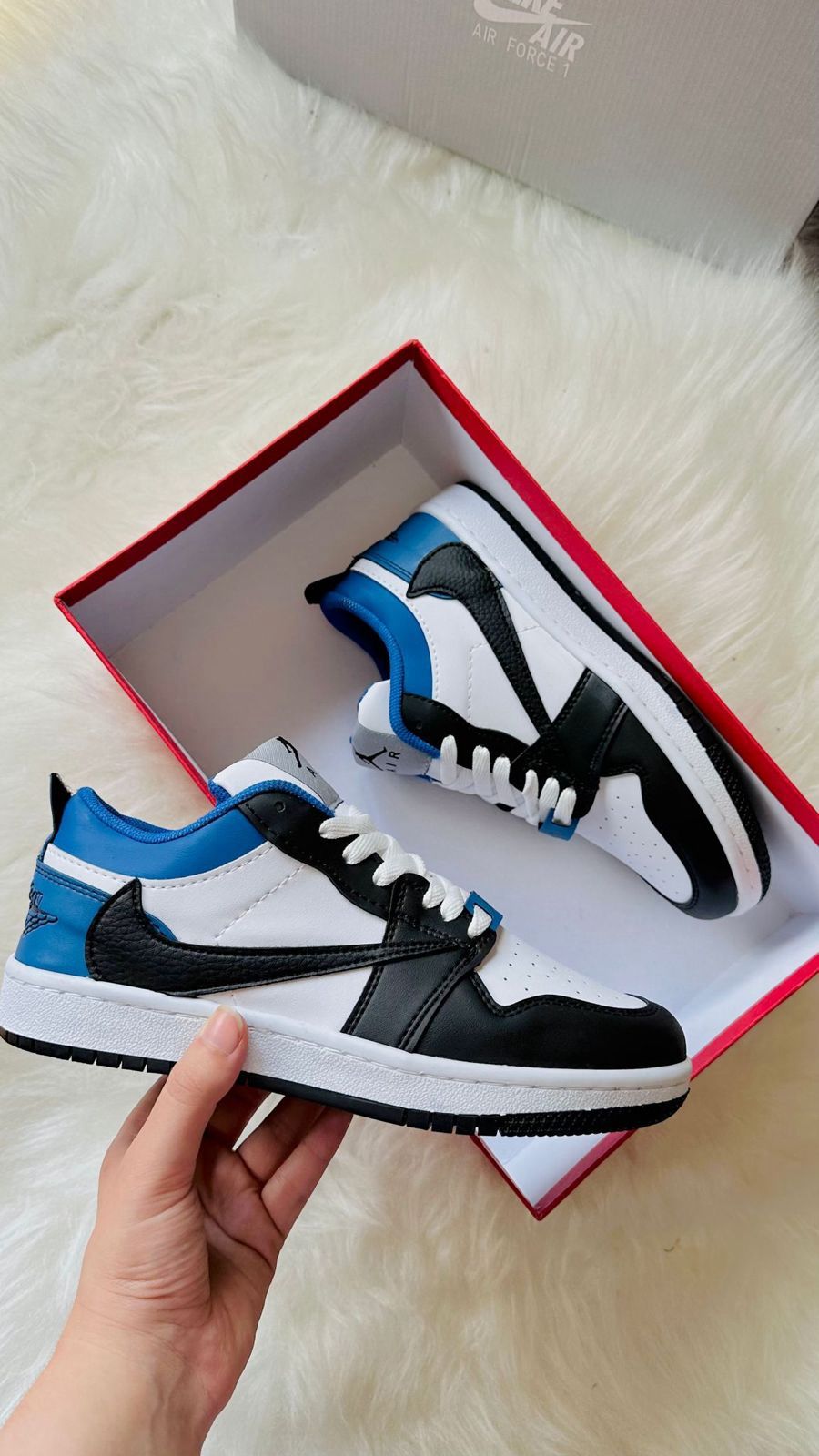 Buy 999/- one shoe get another one free✅📦