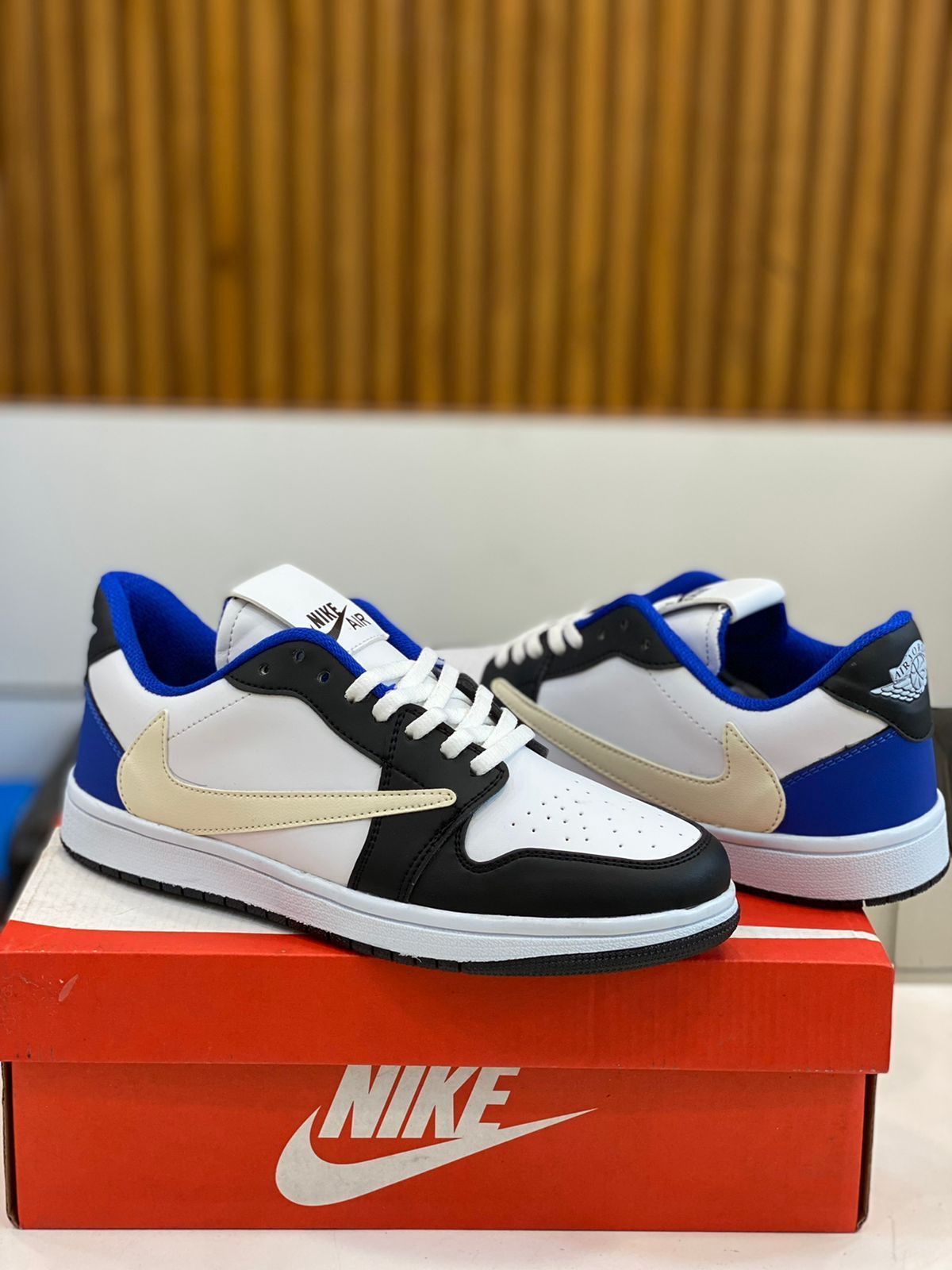 Buy 999/- one shoe get another one free✅📦