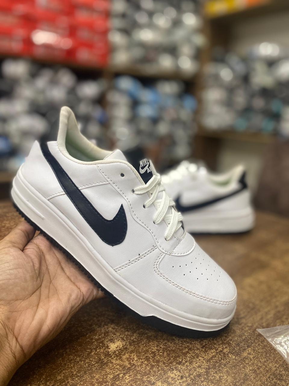 Buy 999/- one shoe get another one free✅📦
