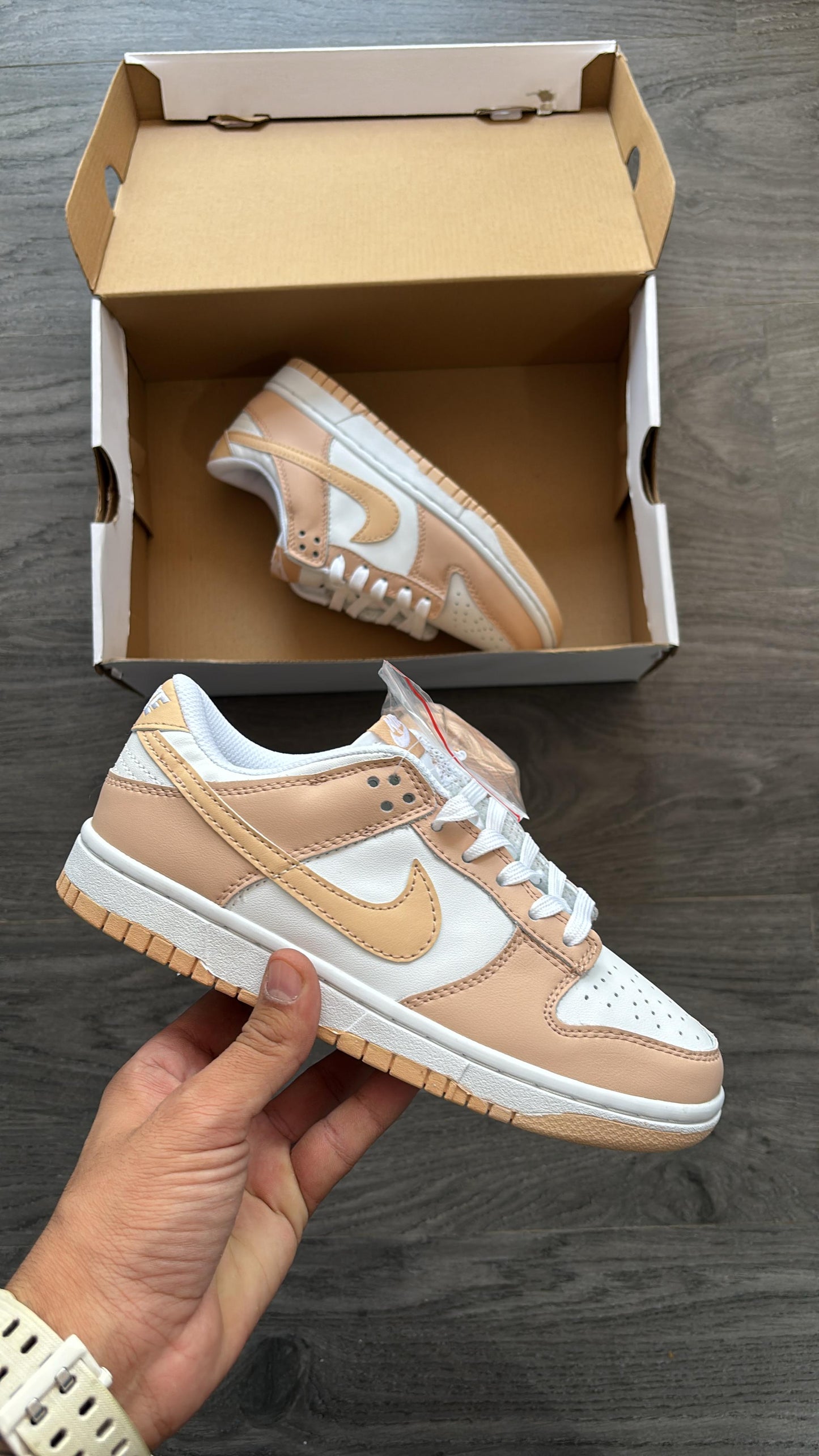 NIKE SB DUNK LOW PEACH
