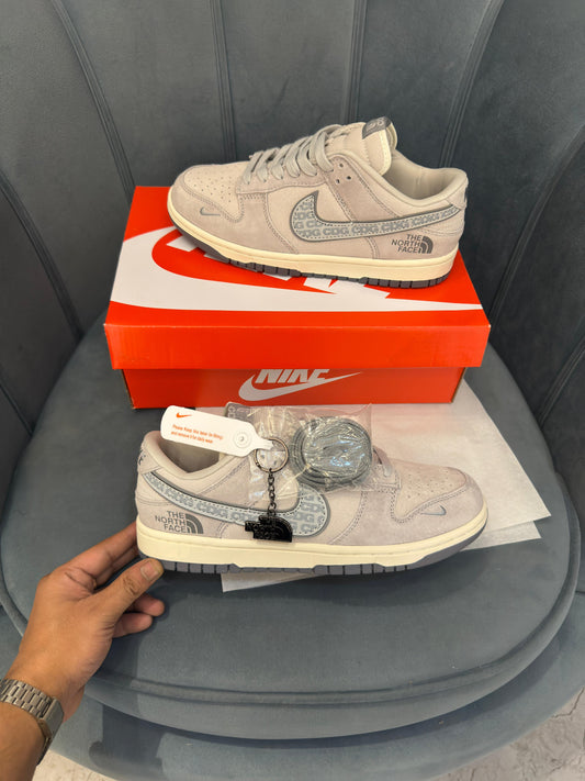 NIKE SB DUNK NORTH FACE GREY SKY CDG KEYCHAIN