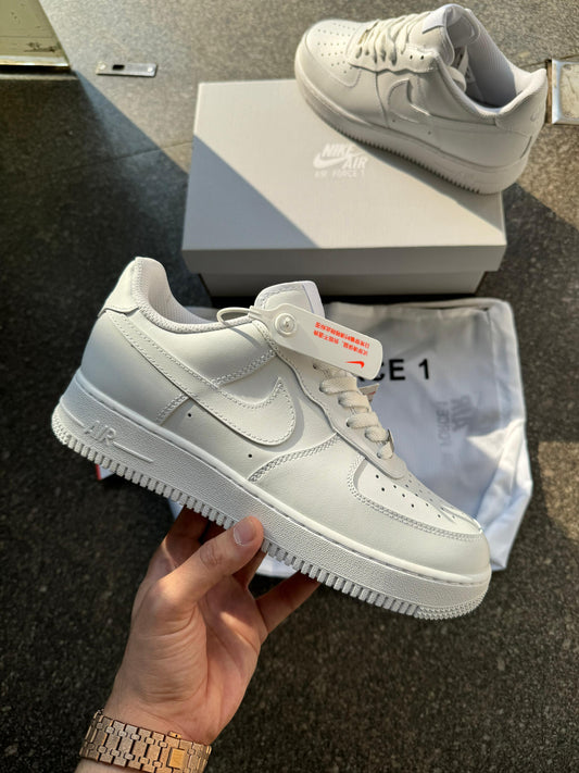 NIKE AIRFORCE 1 SEMI UA