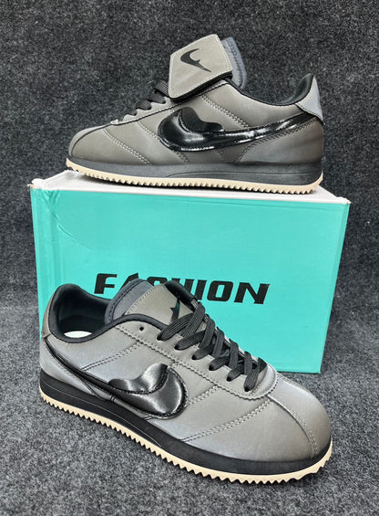 NIKE CORTEZ SE TIEMPO