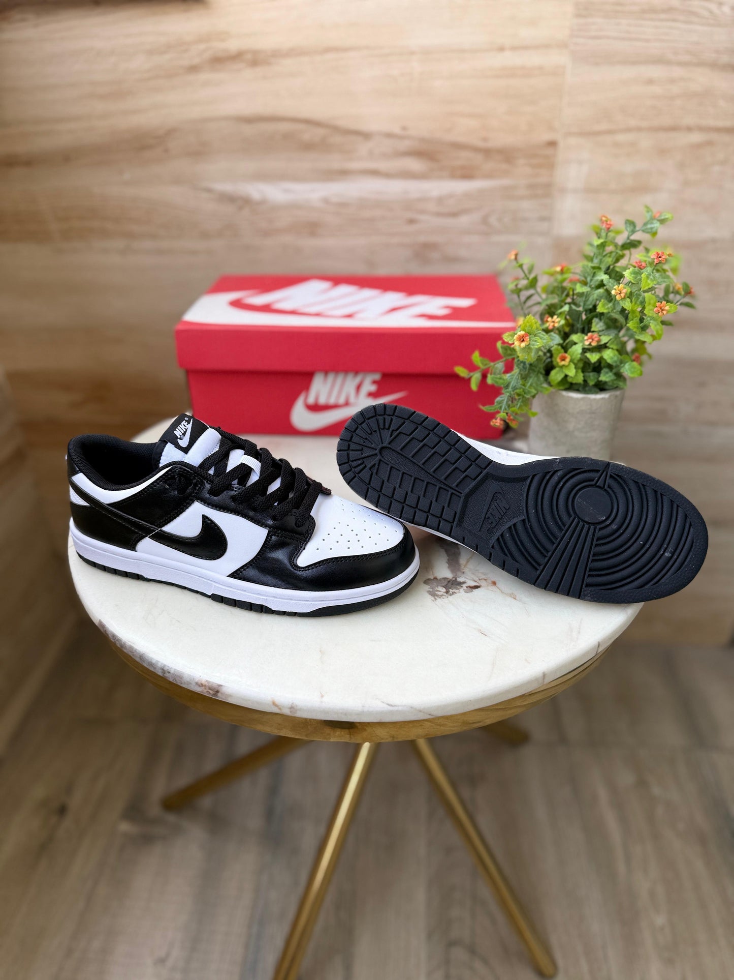 NIKE SB DUNK LOW PANDA