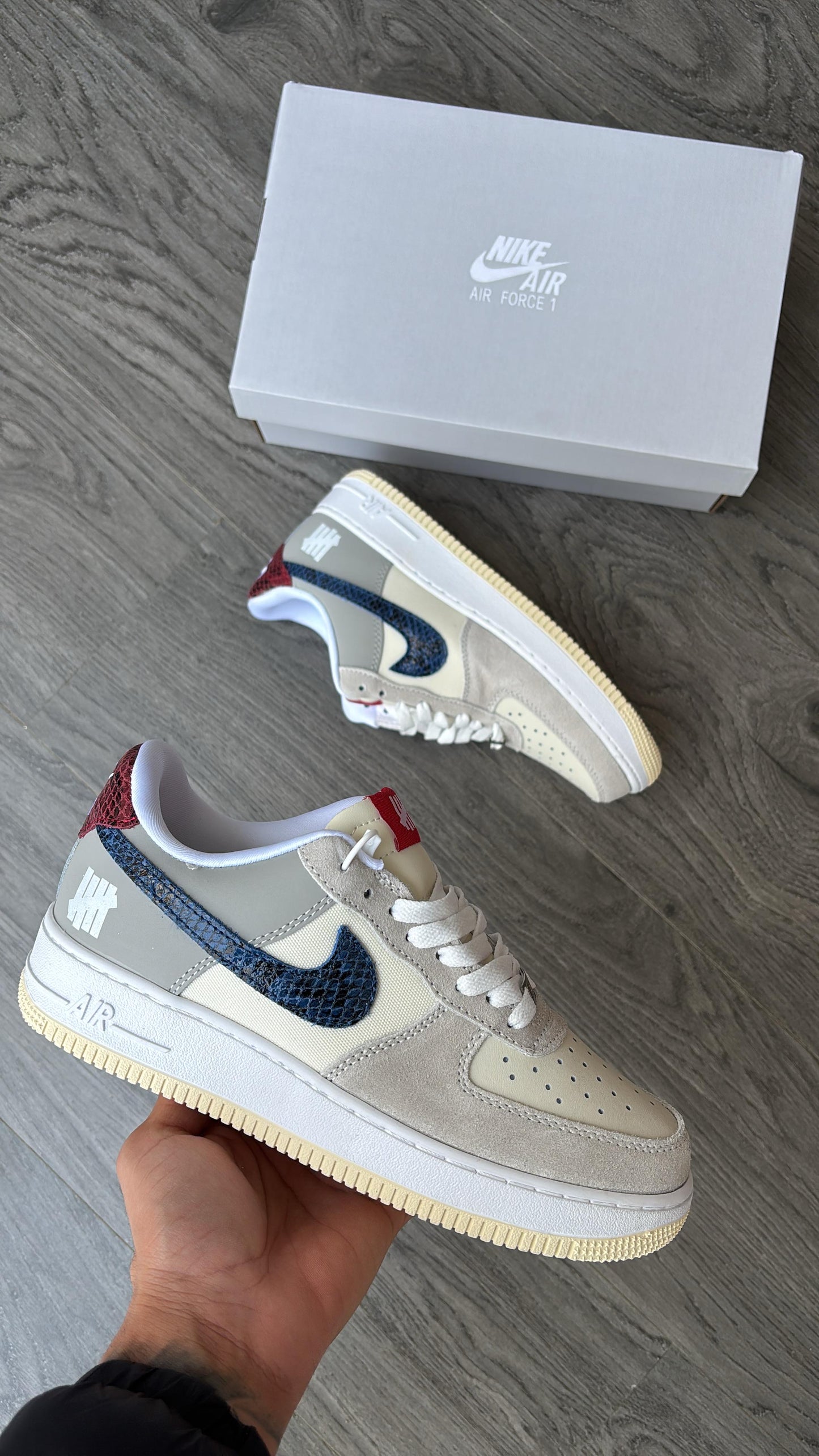 Nike AIRFORCE 1 LOW UNDEFEATED 5 ON IT