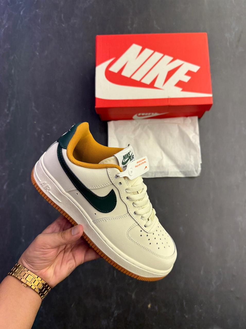 NIKE AIRFORCE HAMAWA
