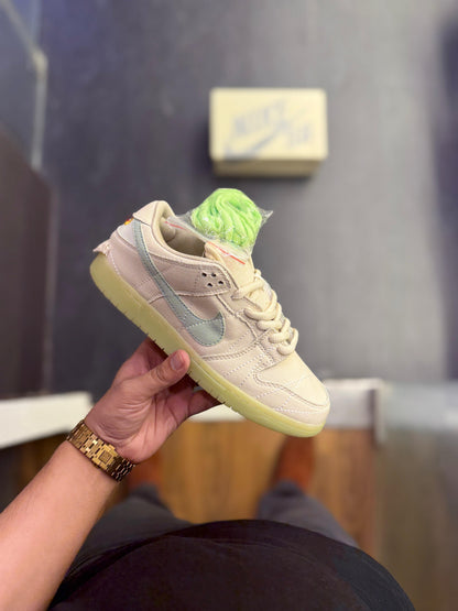 NIKE SB DUNK MUMMY
