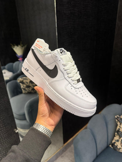 NIKE AIRFORCE ONE WHITE BLACK