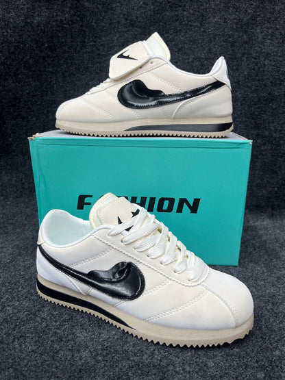 NIKE CORTEZ SE TIEMPO