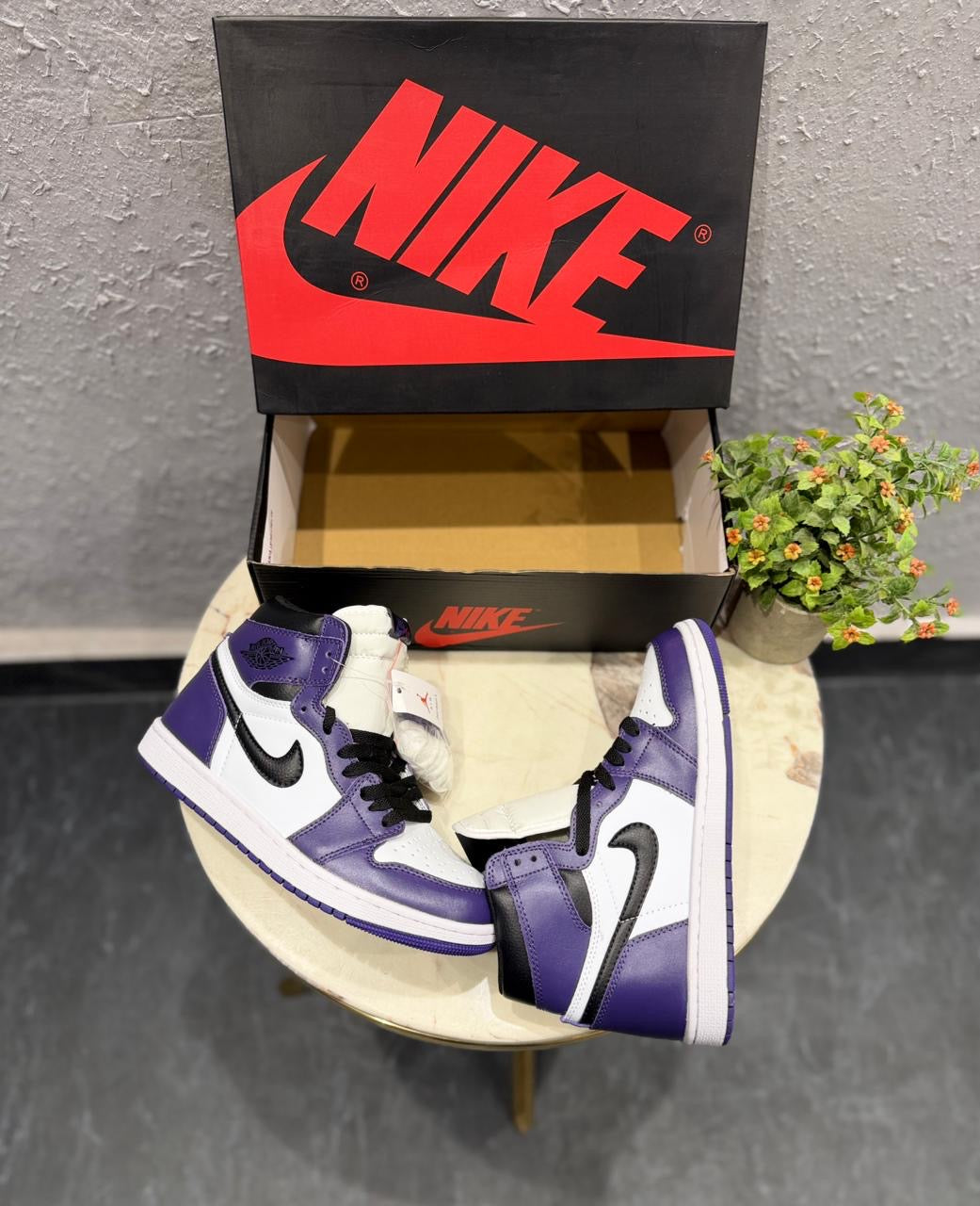 AIR JORDANS RETRO 1 MID PURPLE COURT WHITE