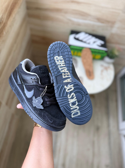 NIKE SB DUNK WHAT THE DUCK LIMITED EDTN