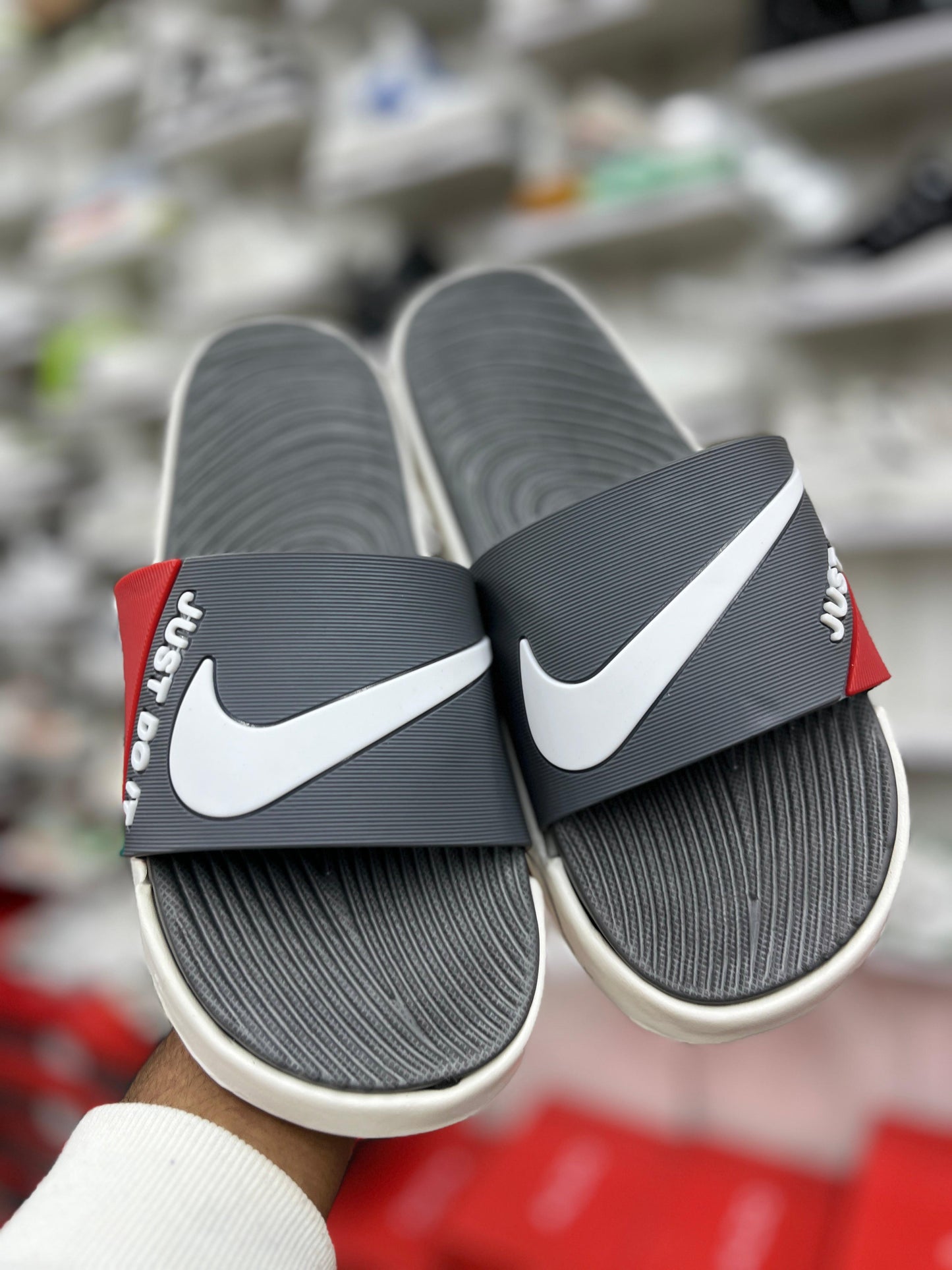 Nike slipper 7a