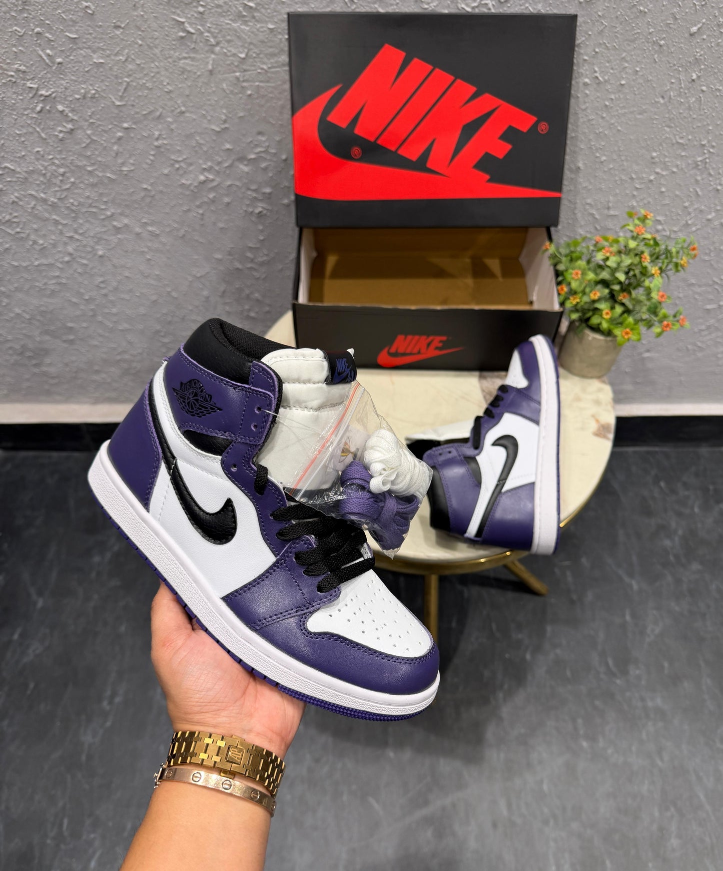 AIR JORDANS RETRO 1 MID PURPLE COURT WHITE