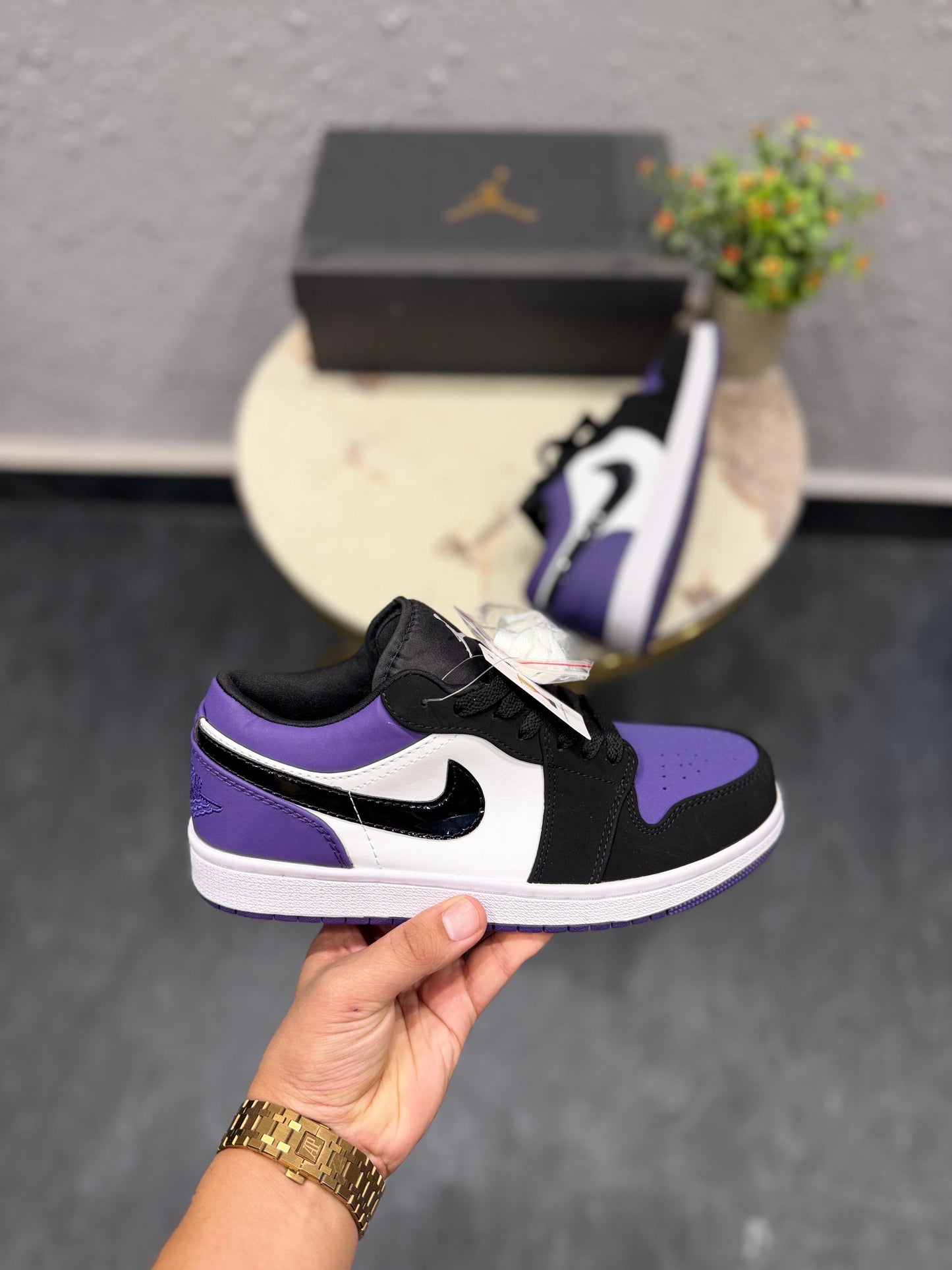 AIR JORDANS RETRO 1 LOW GREY BLACK ORANGE