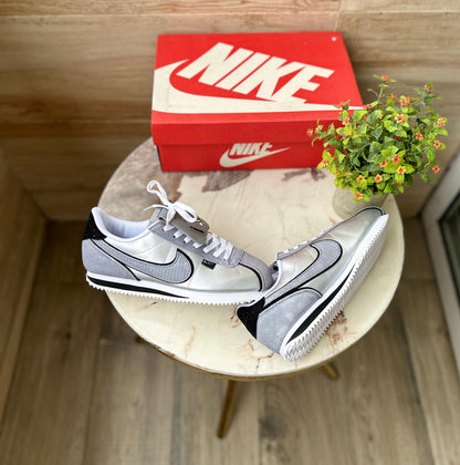 NIKE CORTEZ petals united