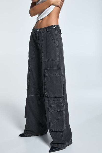 Bareshka Brand
Heavy Quality Branded Multi Pockets Baggy Cargo