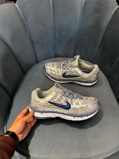 NIKE P-6000 TRAINER METALLIC BLUE