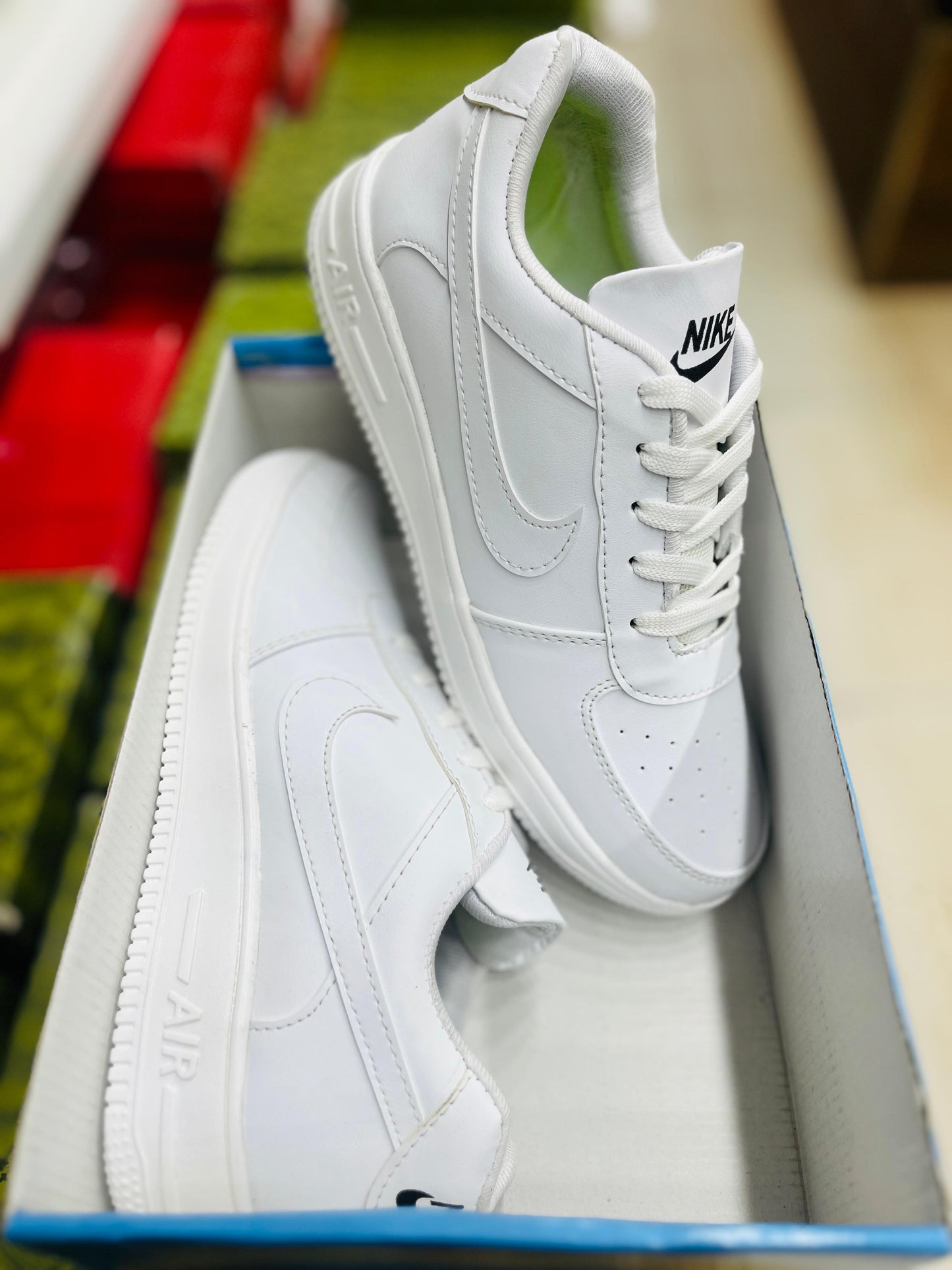 NIKE