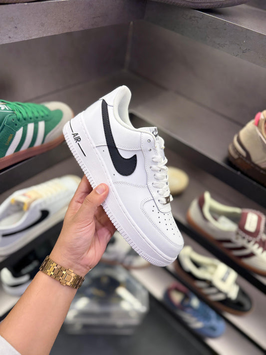NIKE AIRFORCE ONE WHITE BLACK