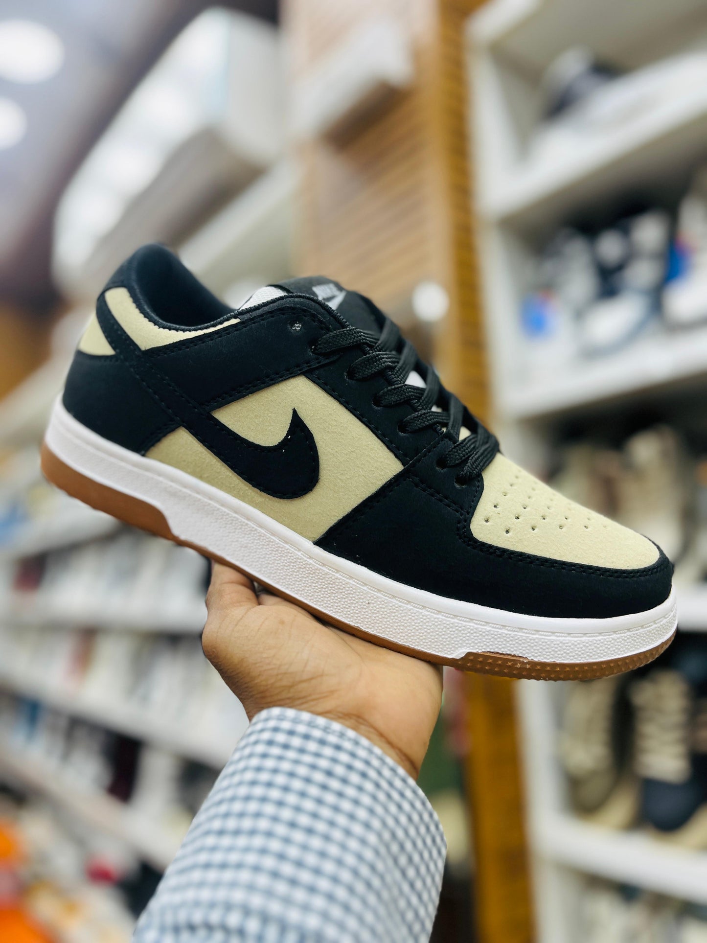 NIKE