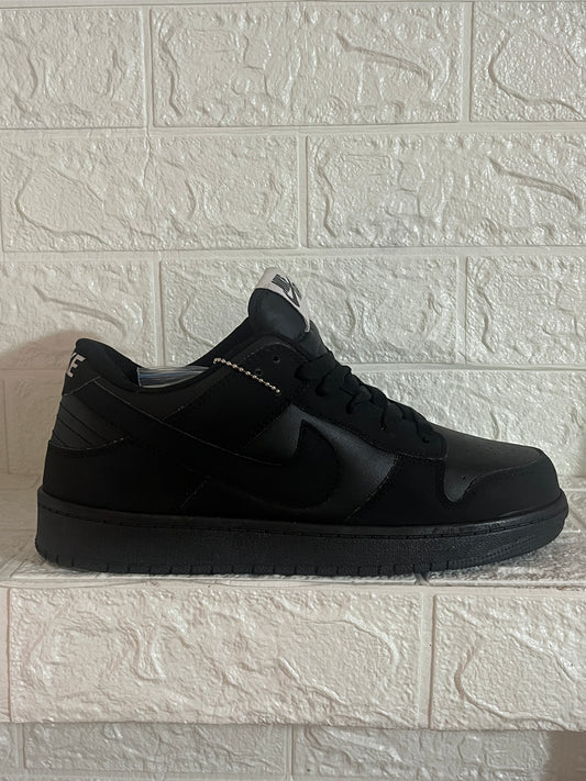 NIKE DUNK FULL BLACK