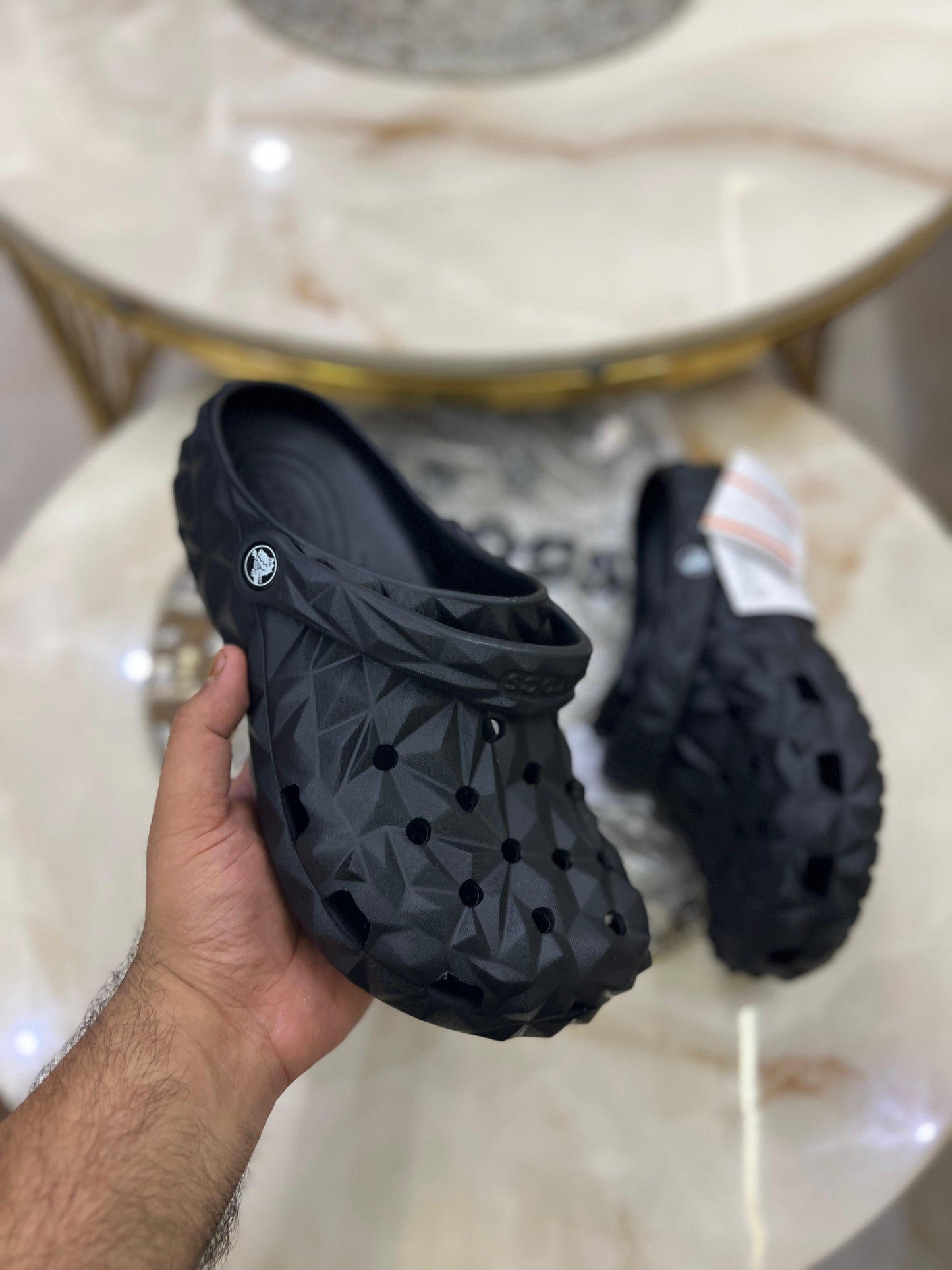 CROCS