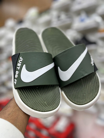 Nike slipper 7a