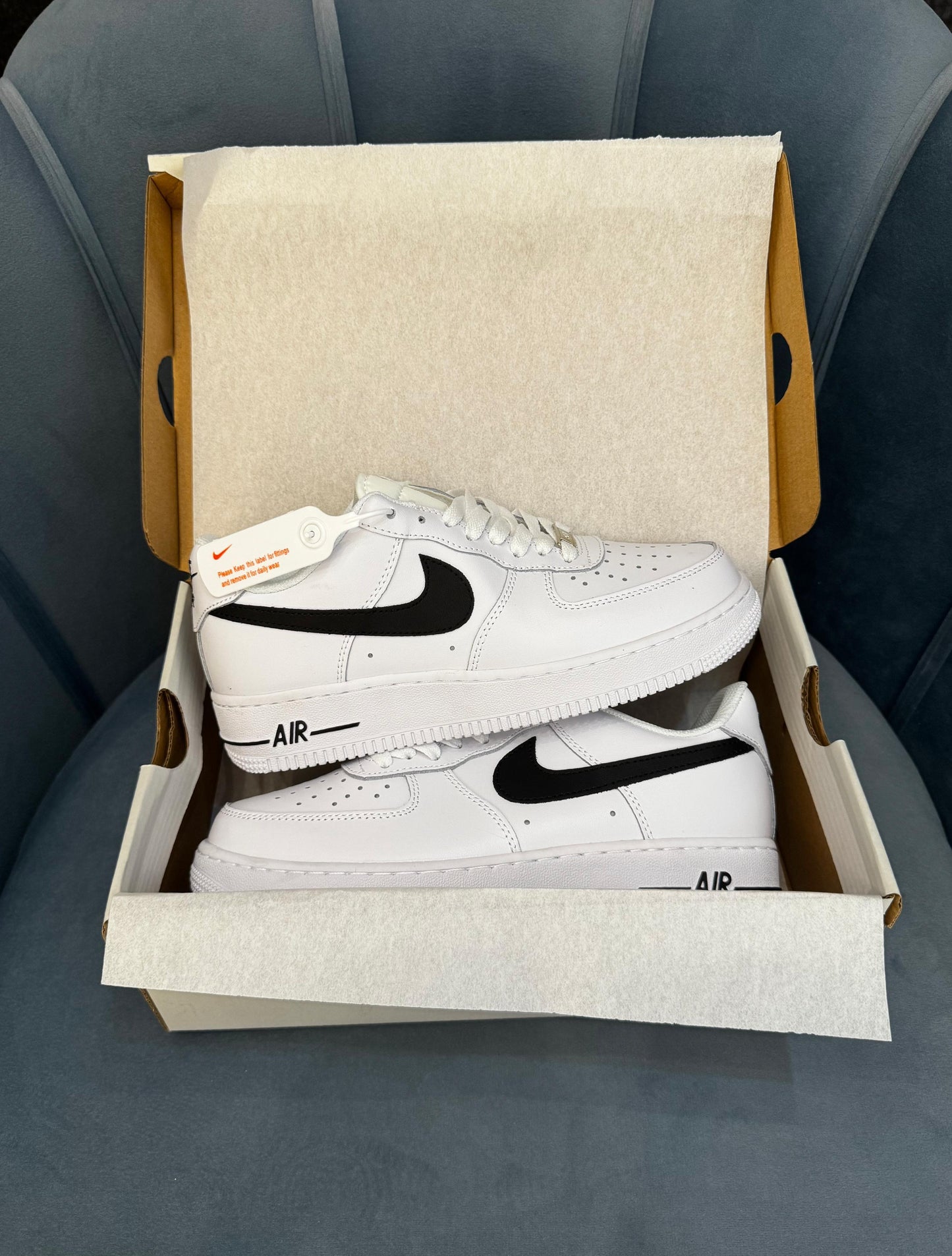 NIKE AIRFORCE ONE WHITE BLACK