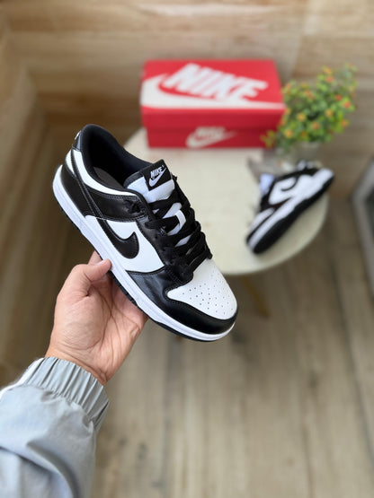 NIKE SB DUNK LOW PANDA