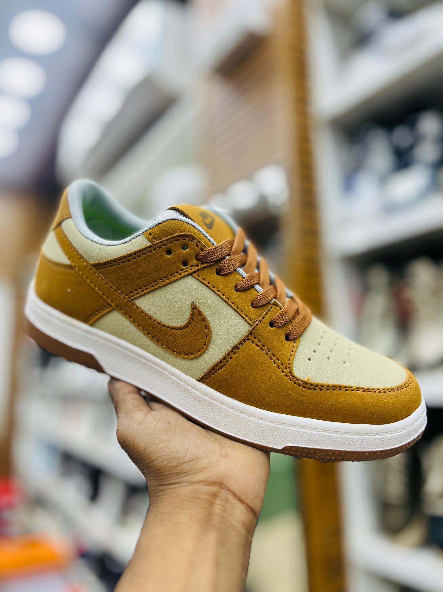 NIKE