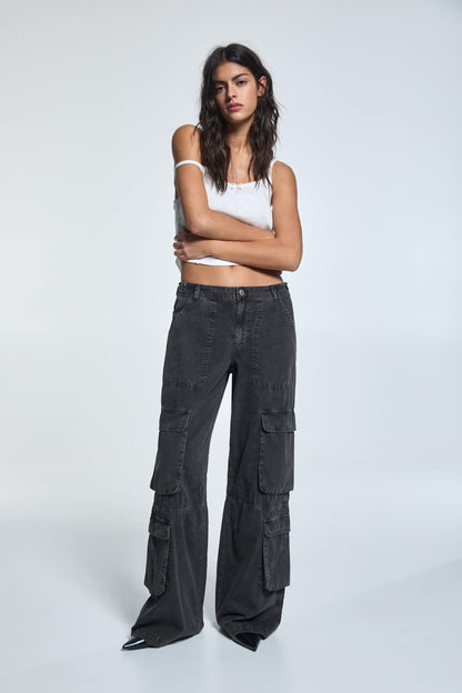 Bareshka Brand
Heavy Quality Branded Multi Pockets Baggy Cargo